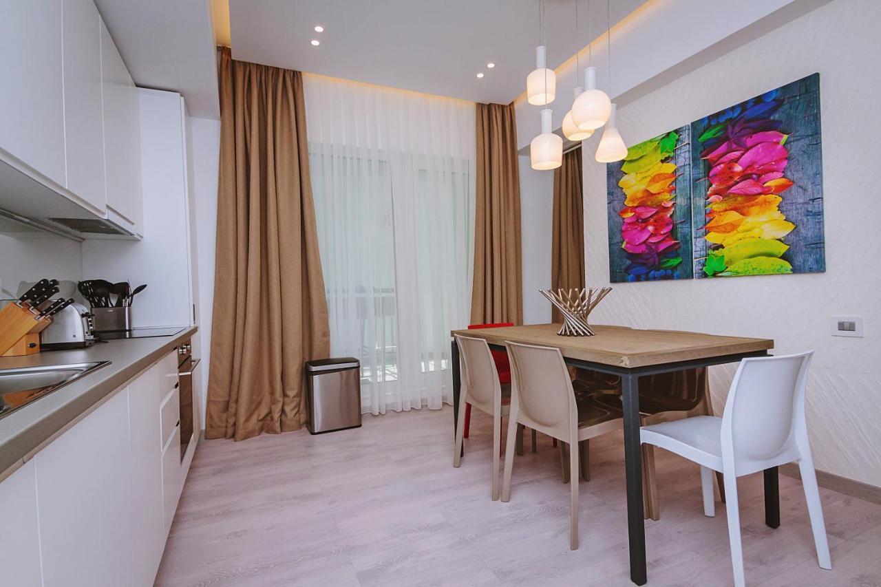 No 6 Apartments Constanta Bagian luar foto