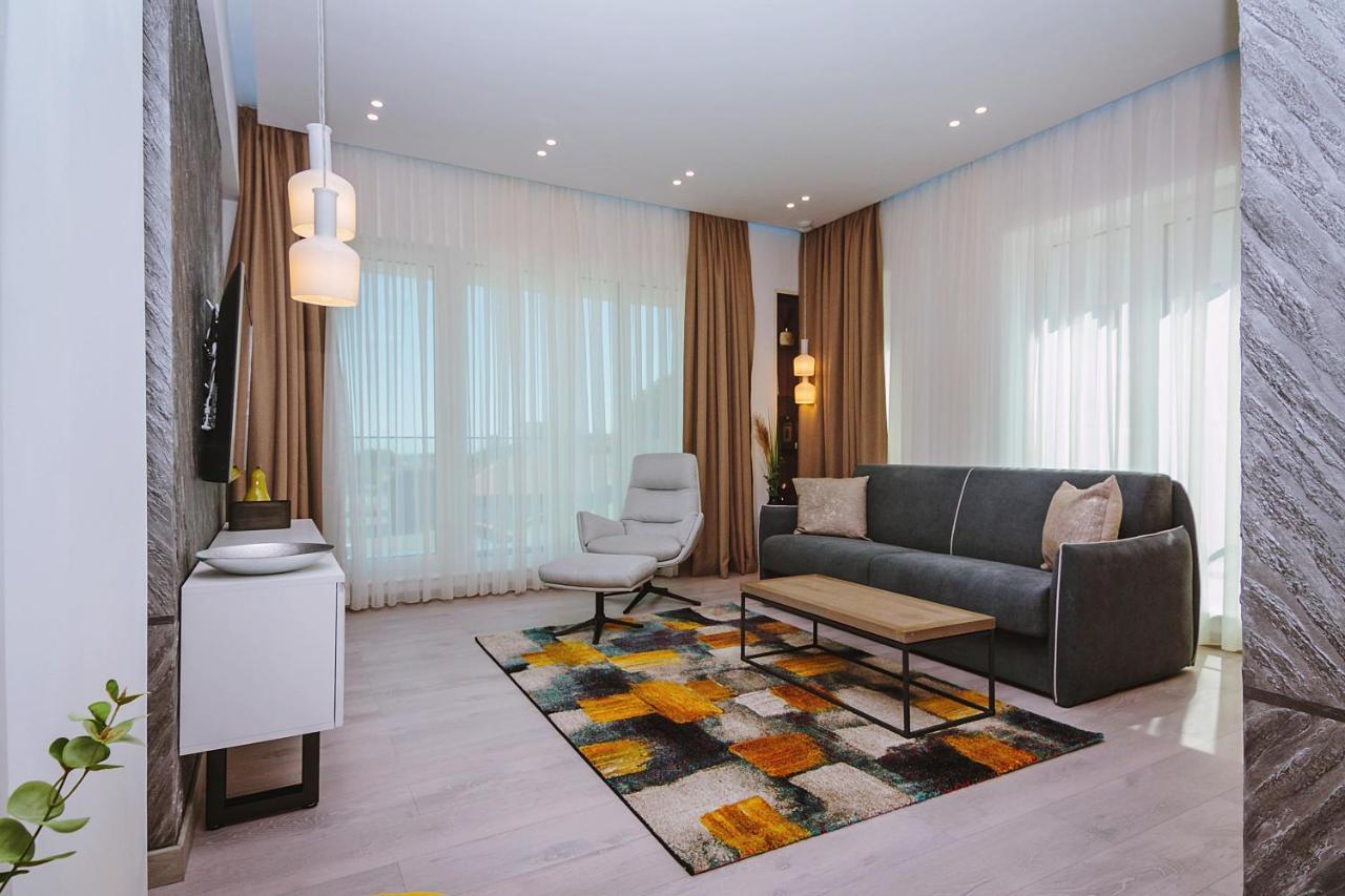 No 6 Apartments Constanta Bagian luar foto