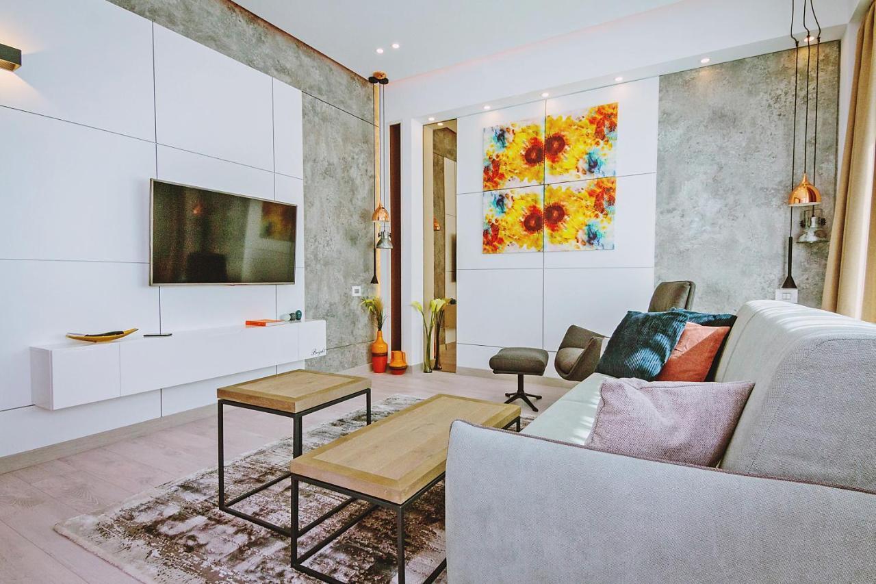 No 6 Apartments Constanta Bagian luar foto