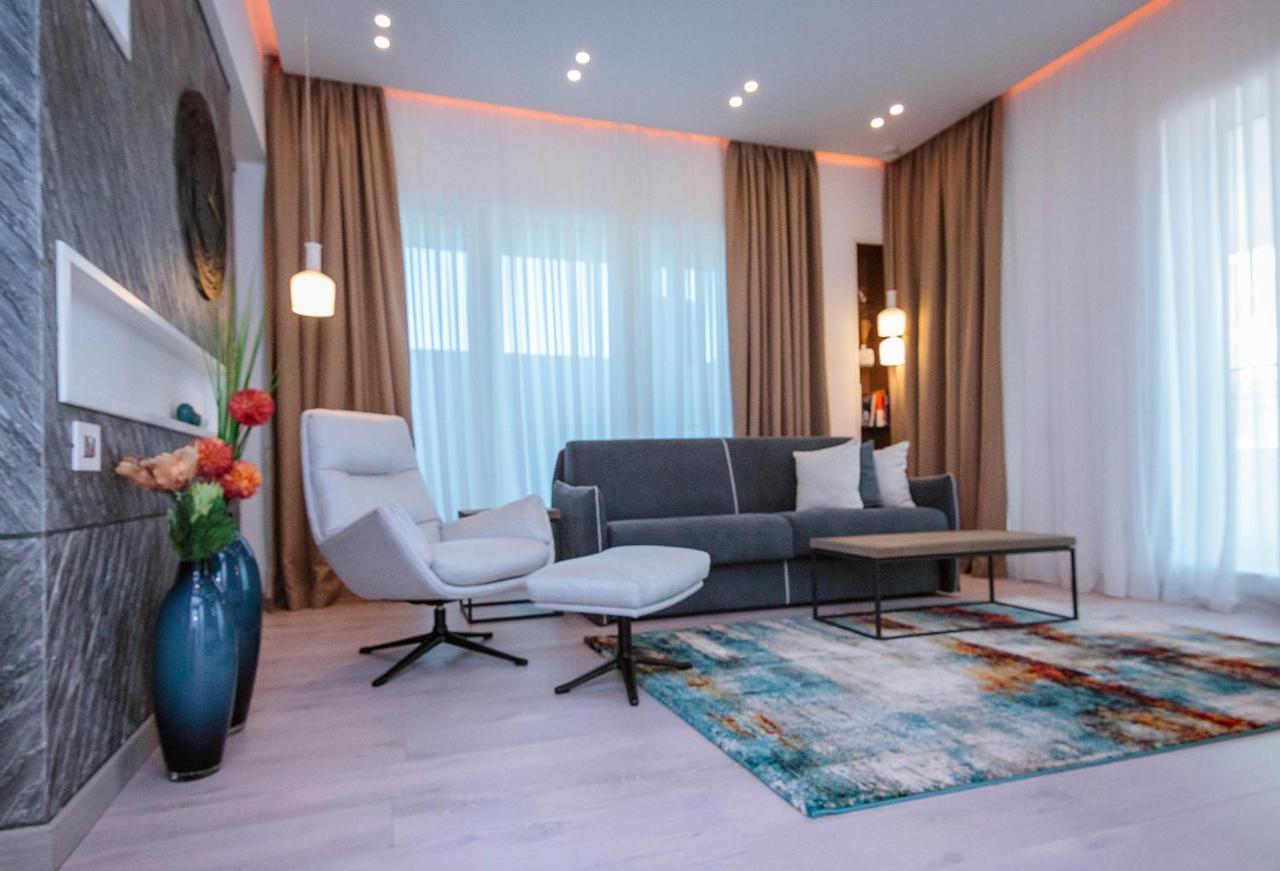 No 6 Apartments Constanta Bagian luar foto